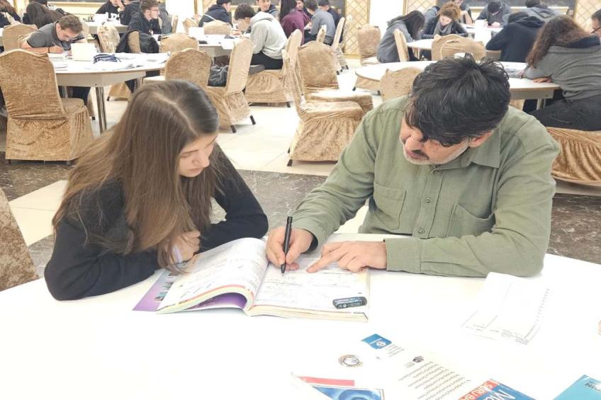 12.SINIF ÖĞRENCİLERİMİZLE SORU ÇÖZÜM SAATİMİZE SON SÜRAT DEVAM